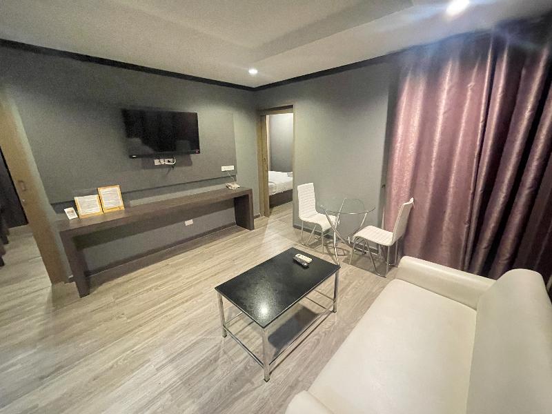 Carpediem Hotel by ZUZU image