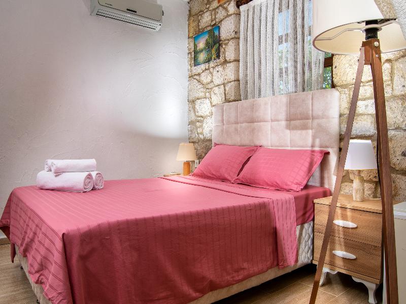 Flores Hotel Alacati image