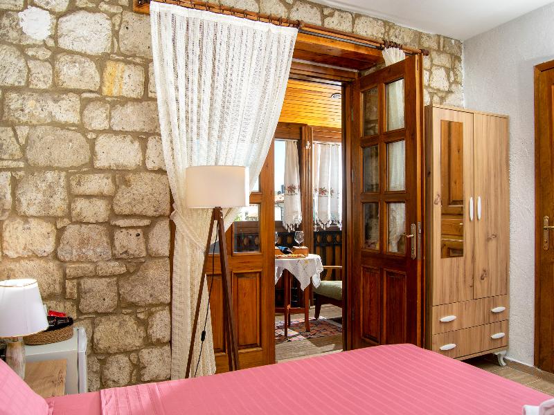 Flores Hotel Alacati image