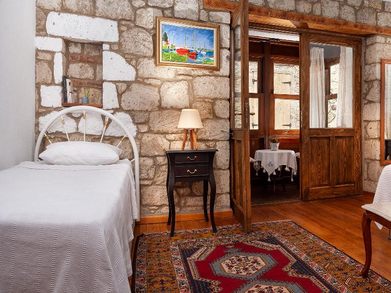 Flores Hotel Alacati image