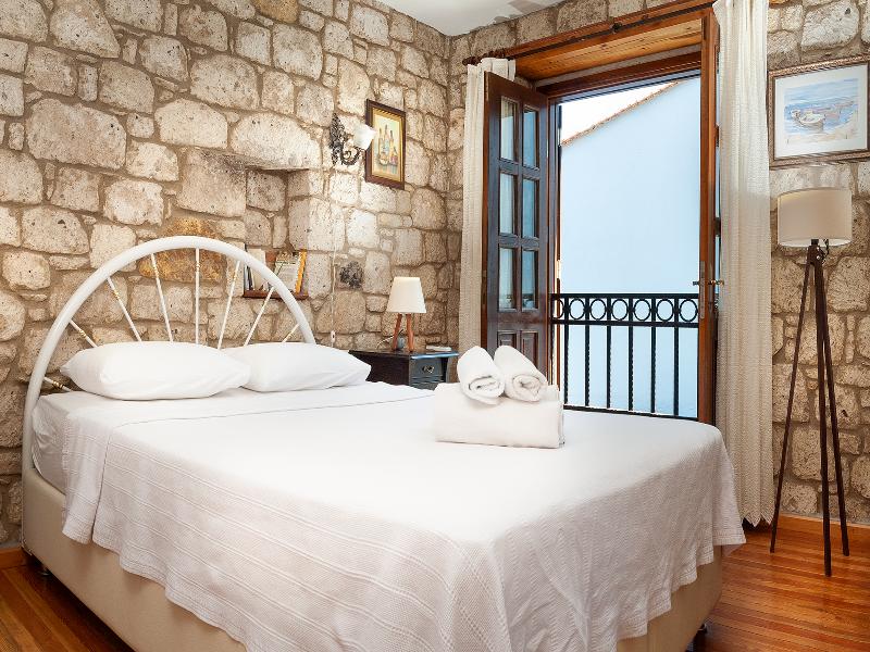 Flores Hotel Alacati image
