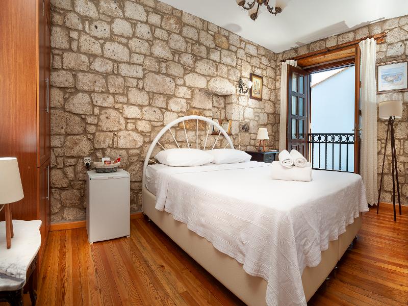 Flores Hotel Alacati image