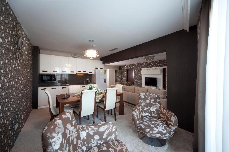 Golf Royal Ä°stanbul Residence image
