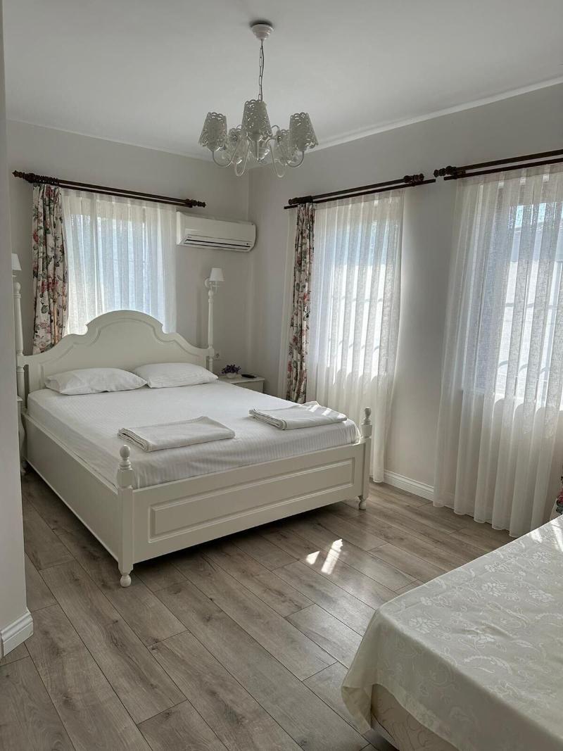 Bozcaada KÄ±rlÄ± Otel image