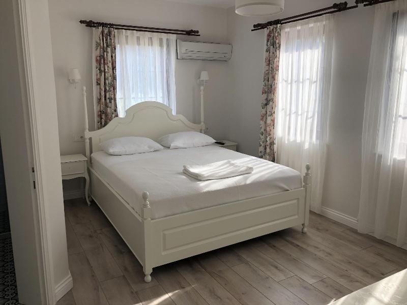 Bozcaada KÄ±rlÄ± Otel image
