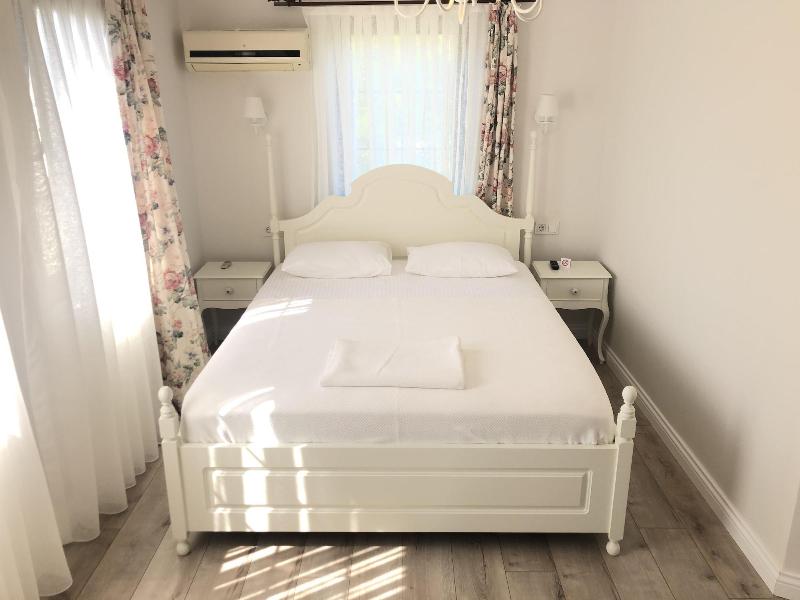 Bozcaada KÄ±rlÄ± Otel image