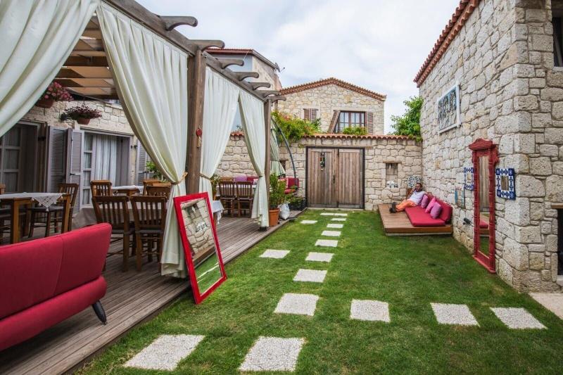 Alacati Cona Butik Otel