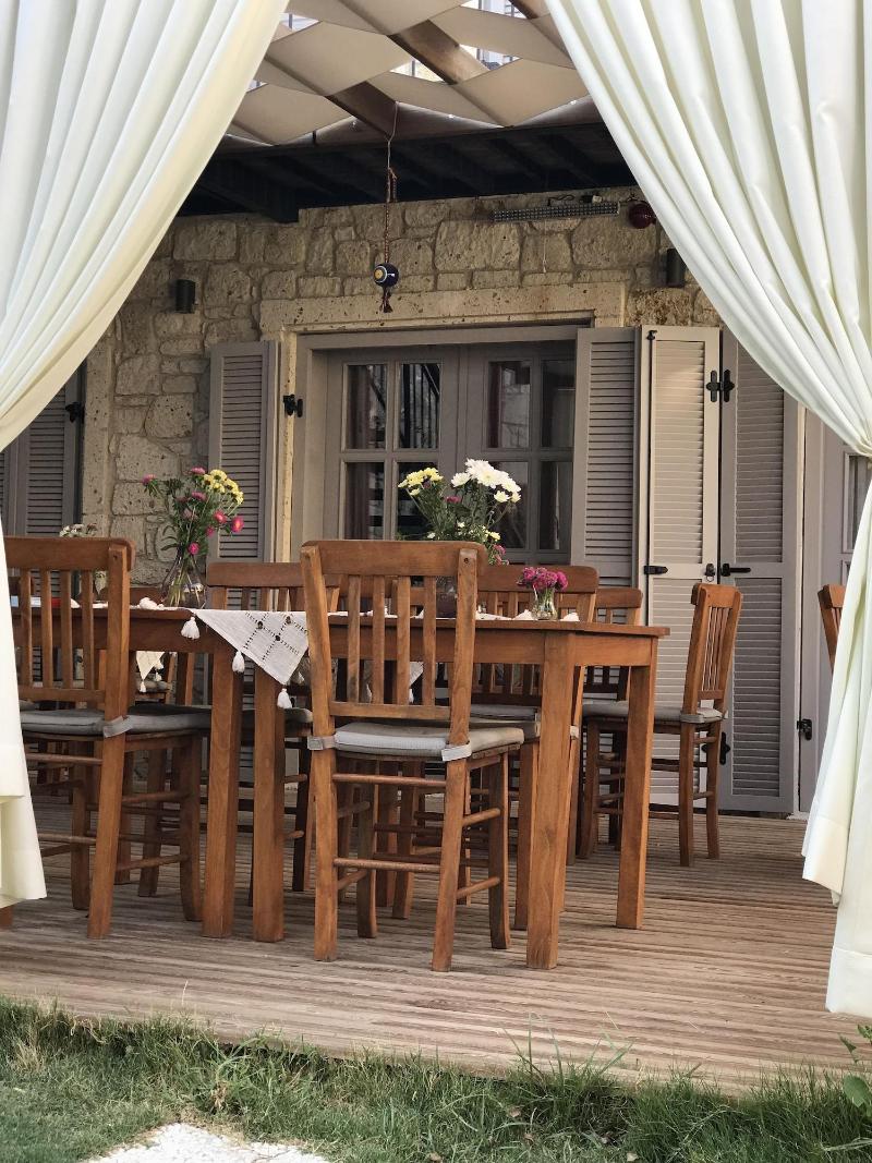 Alacati Cona Butik Otel