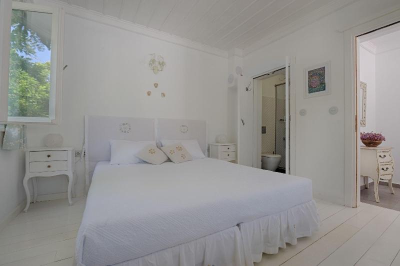 Amaranda Ada Evi - Adults Only image