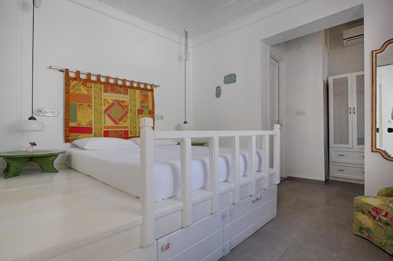 Amaranda Ada Evi - Adults Only image