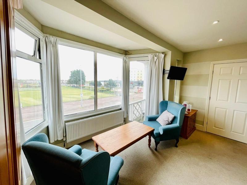 Chatsworth Hotel image
