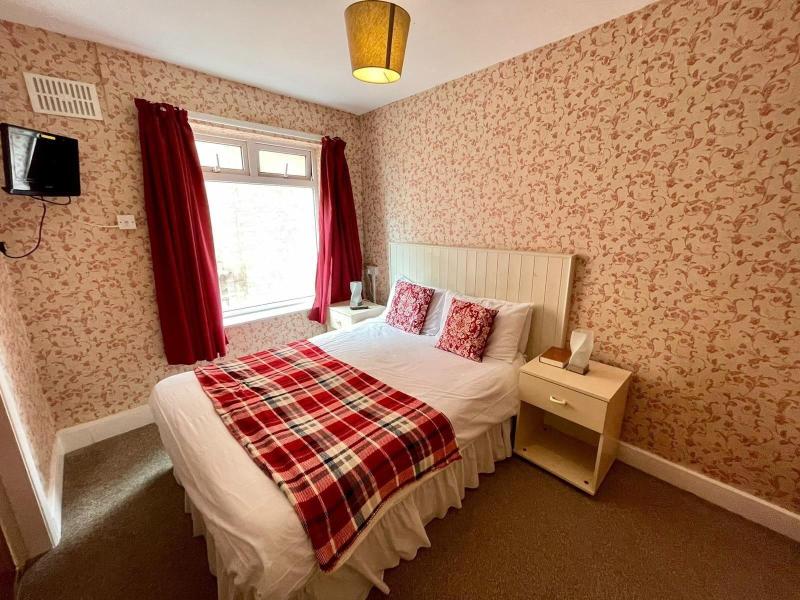 Chatsworth Hotel image