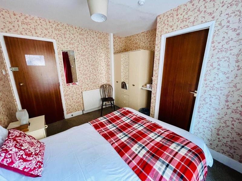 Chatsworth Hotel image