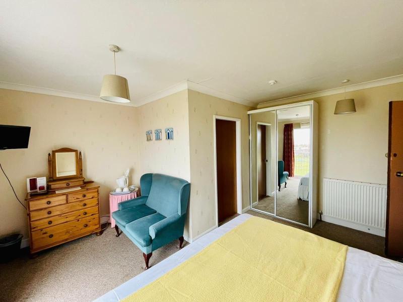 Chatsworth Hotel image
