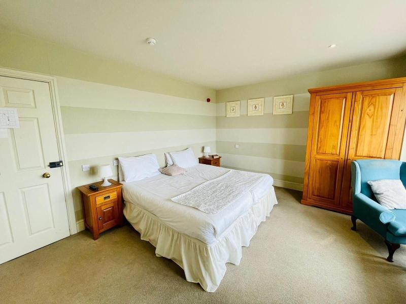 Chatsworth Hotel image
