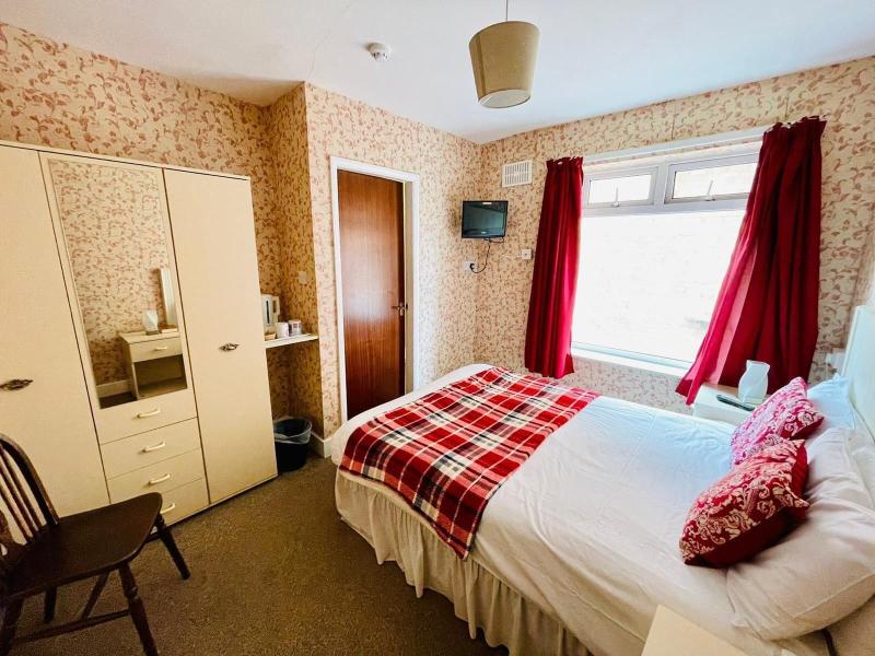Chatsworth Hotel image