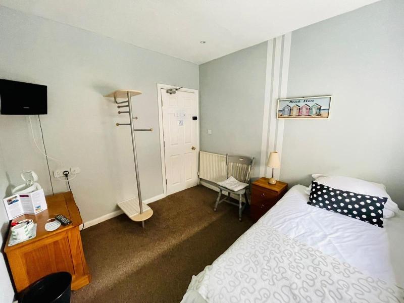 Chatsworth Hotel image