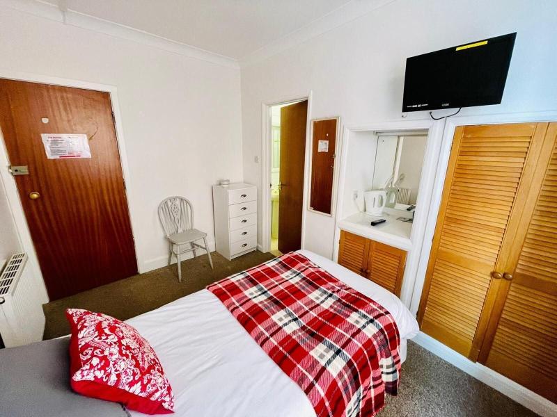 Chatsworth Hotel image