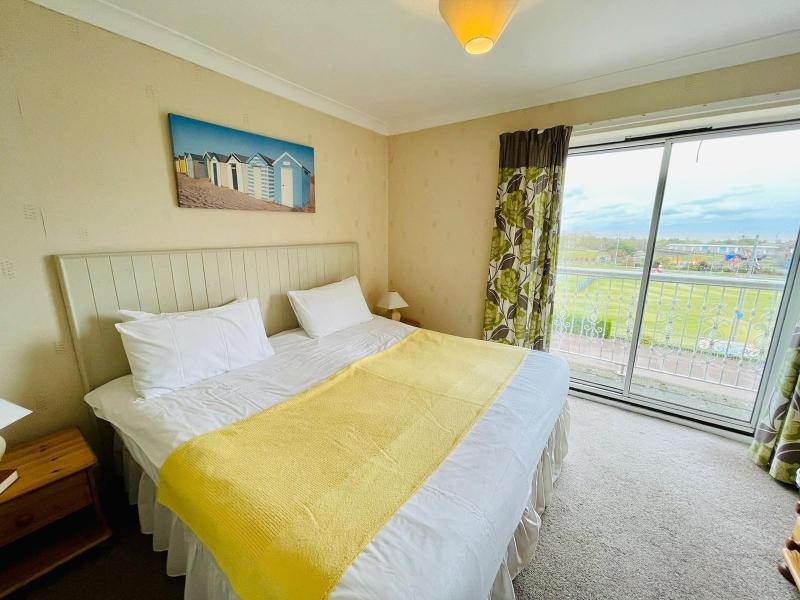 Chatsworth Hotel image