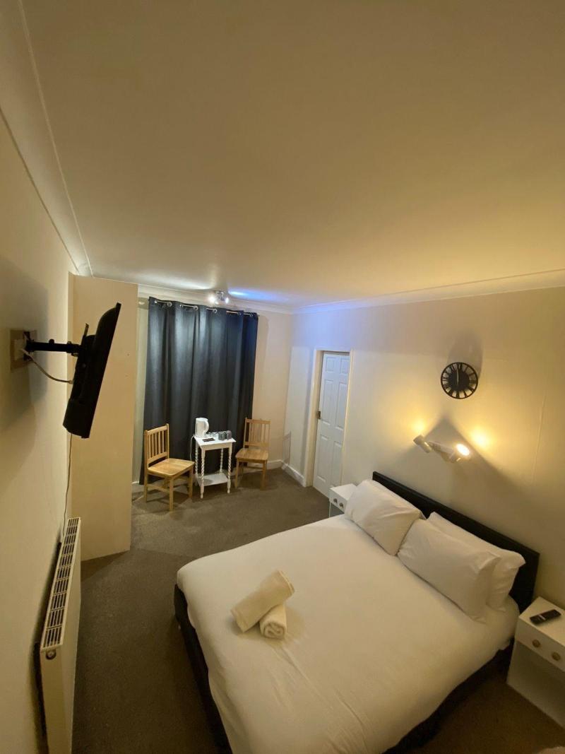 Chatsworth Hotel image
