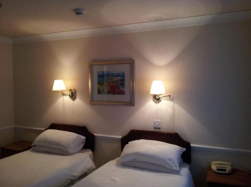 Chatsworth Hotel image