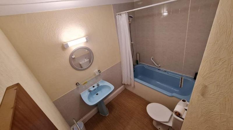 Chatsworth Hotel image
