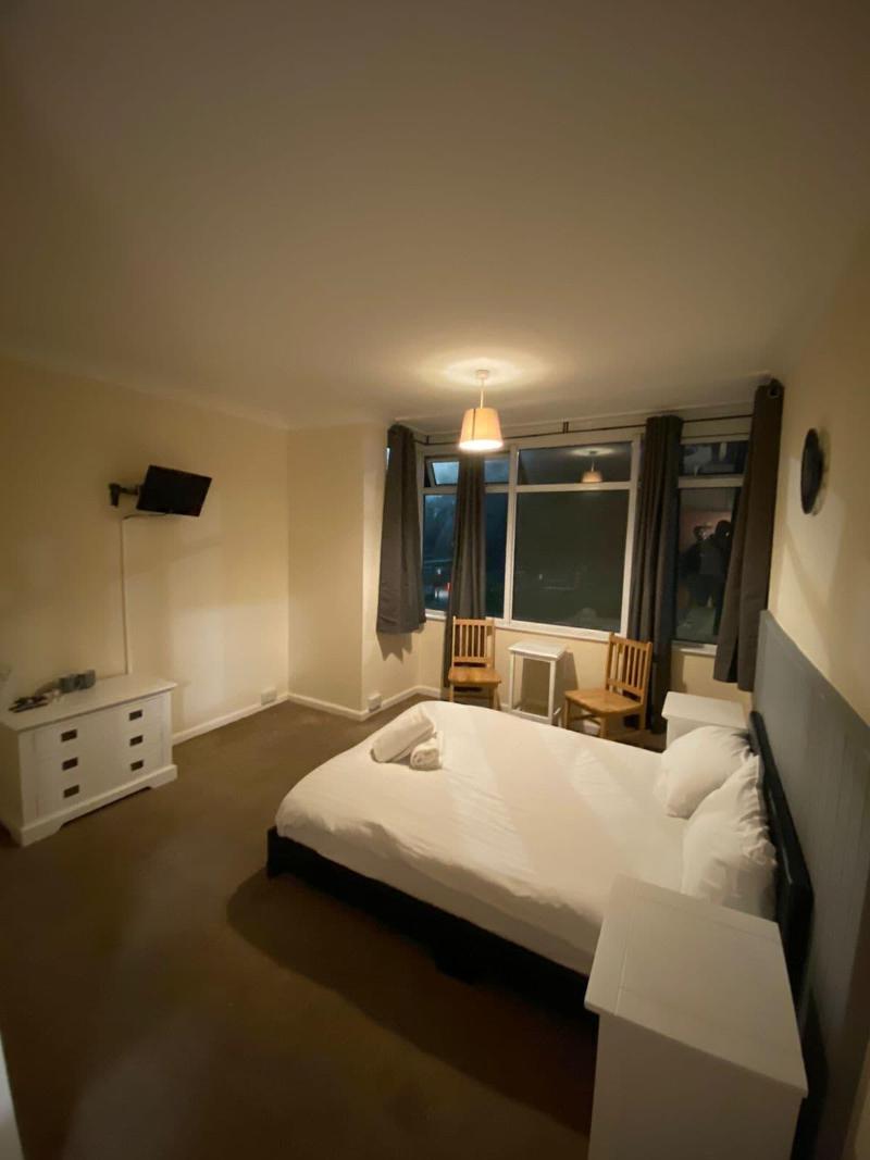 Chatsworth Hotel image