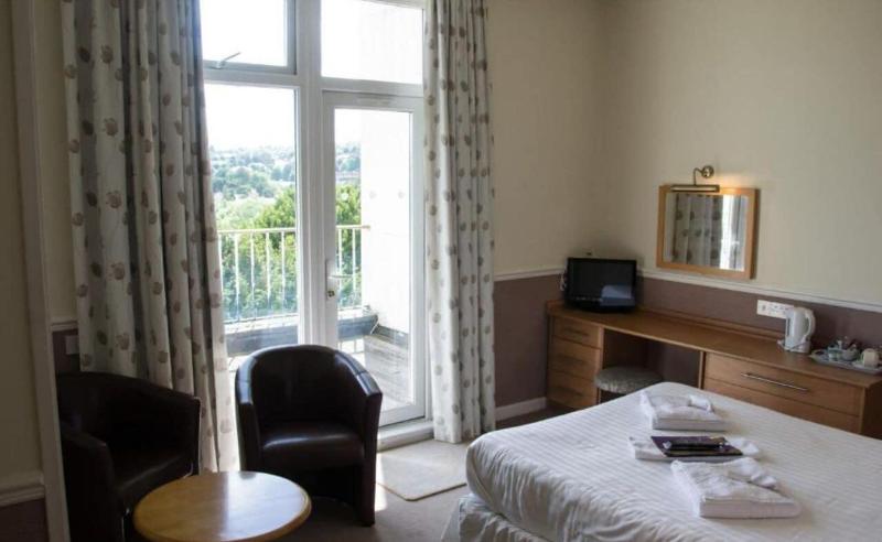 Chatsworth Hotel image