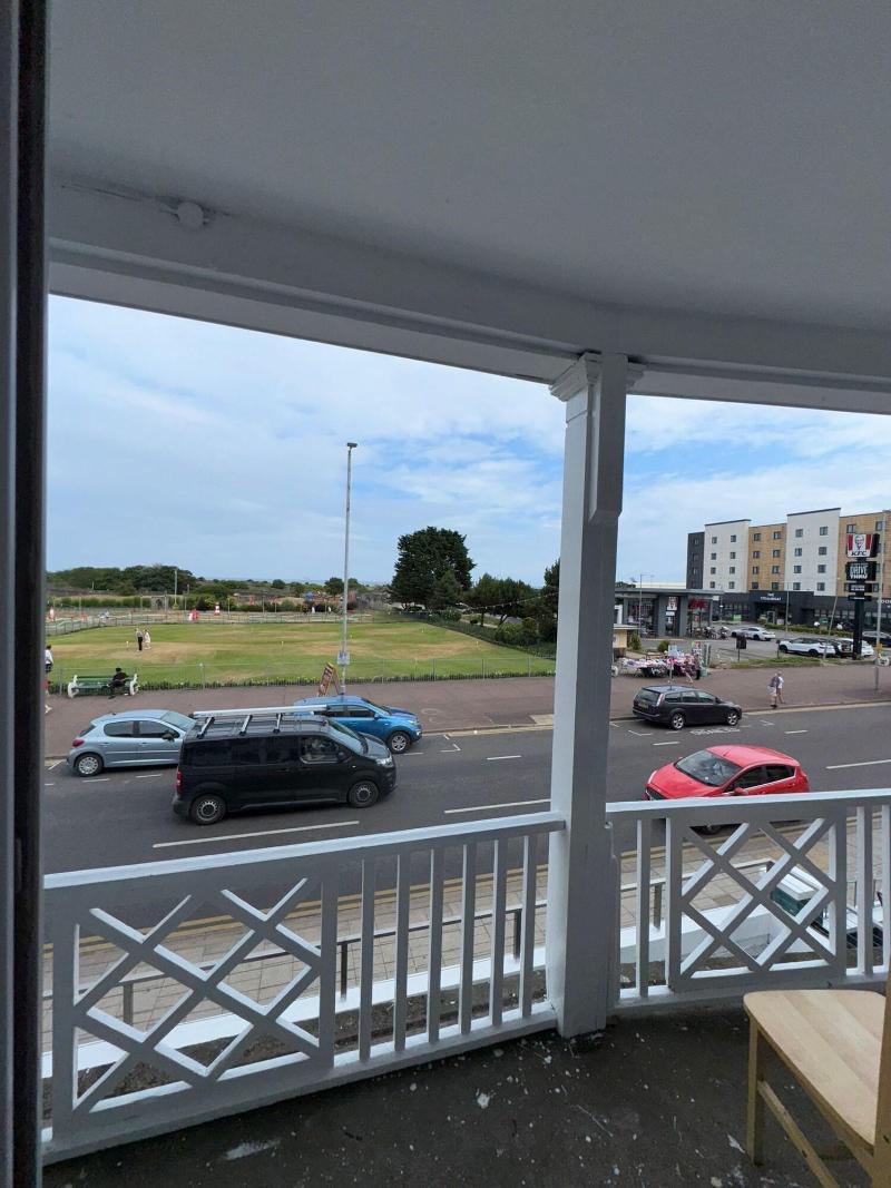 Chatsworth Hotel image