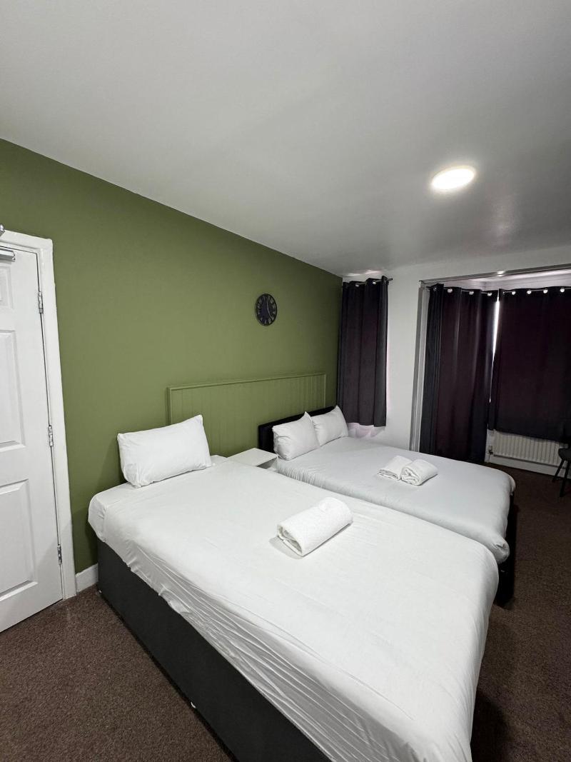 Chatsworth Hotel image