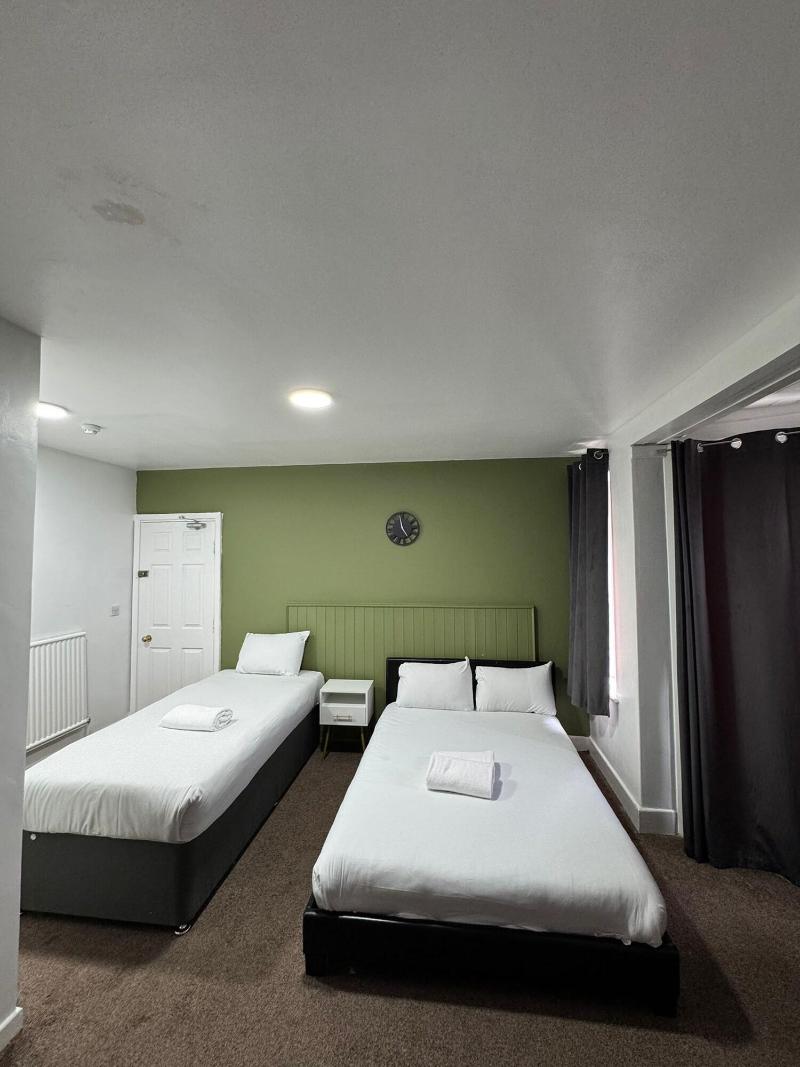 Chatsworth Hotel image