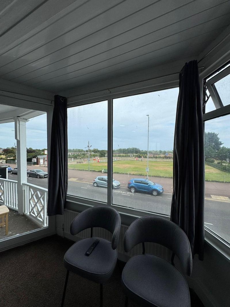 Chatsworth Hotel image