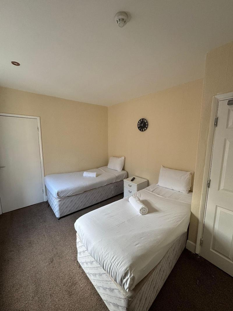 Chatsworth Hotel image