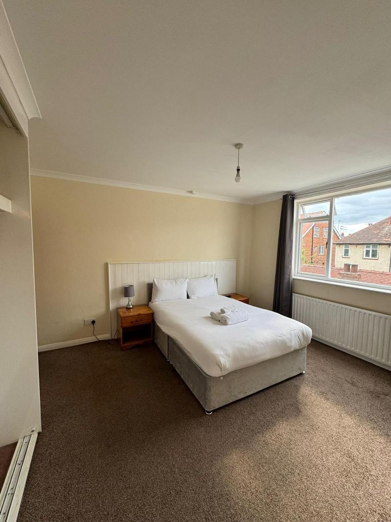 Chatsworth Hotel image