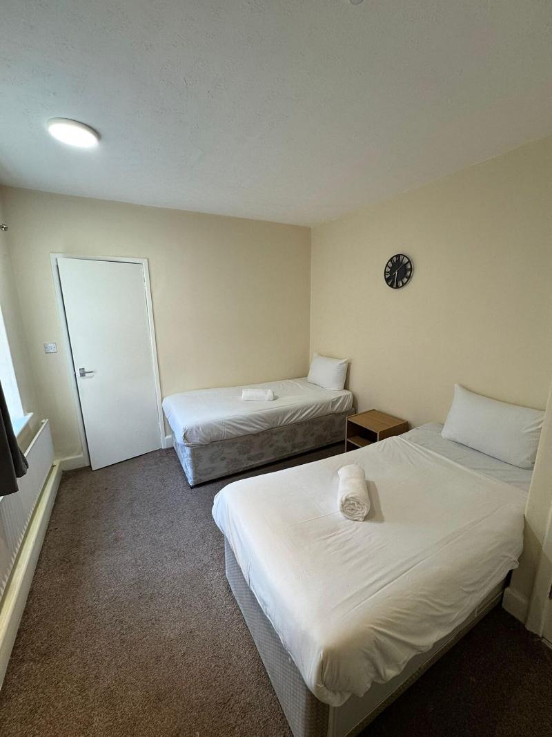 Chatsworth Hotel image