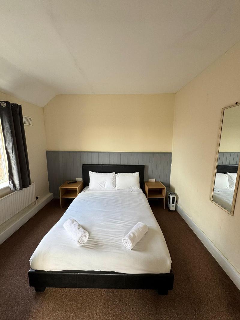 Chatsworth Hotel image