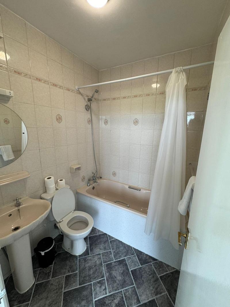 Chatsworth Hotel image