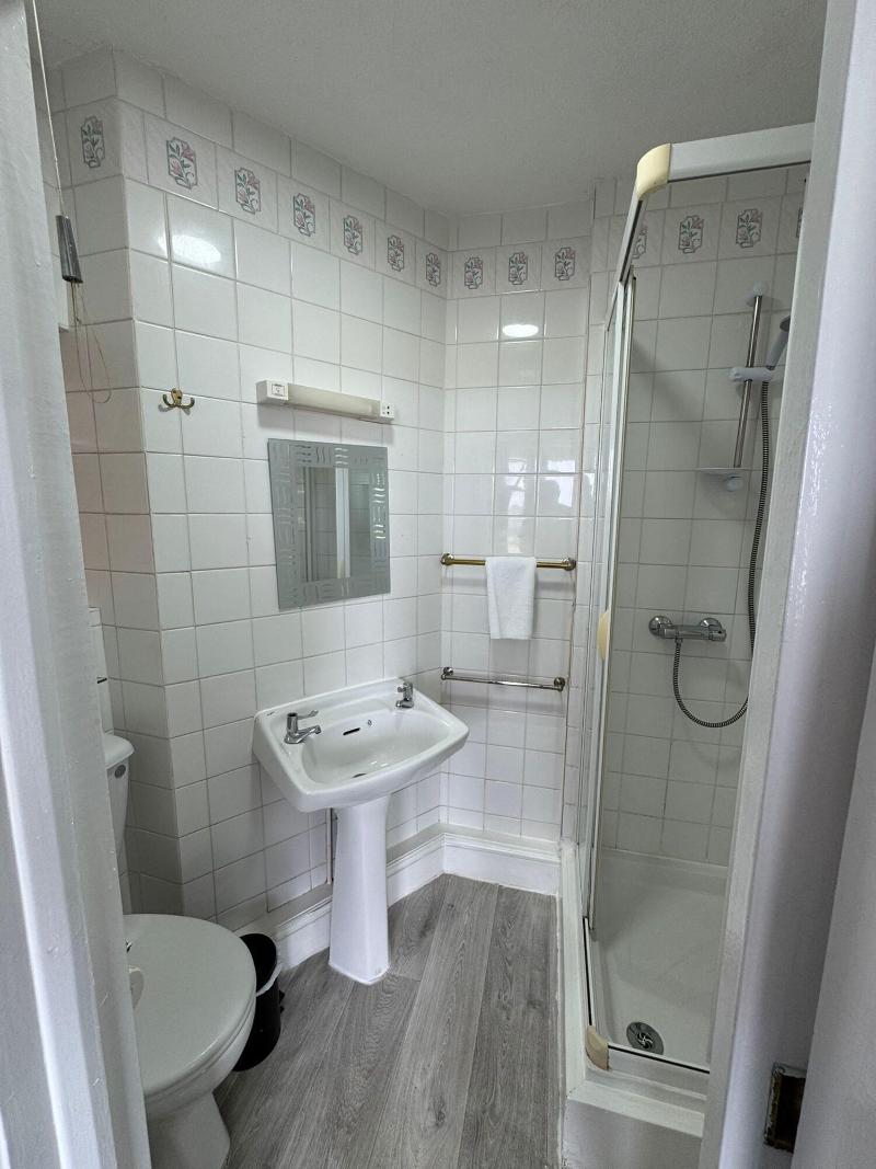 Chatsworth Hotel image