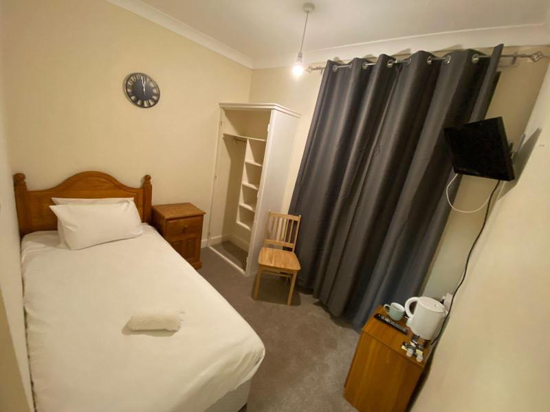 Chatsworth Hotel image