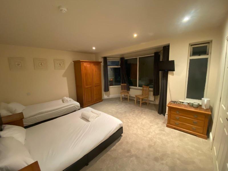 Chatsworth Hotel image