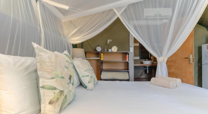 Crocodile Bridge Safari Lodge image