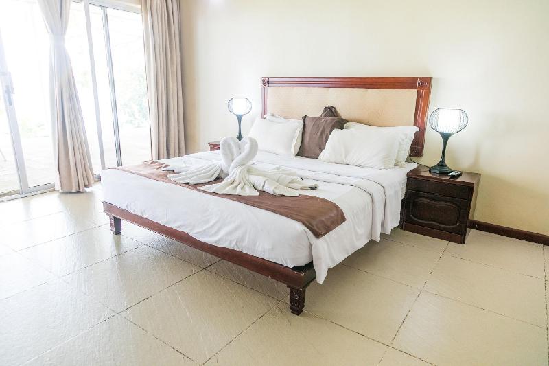 Lake Safari Lodge image