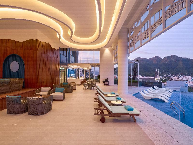 voco Scenia Bay Nha Trang image