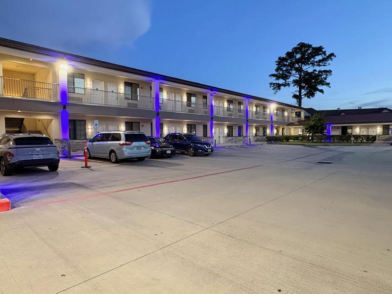 Americas Best Value Inn Houston Veterans Memorial image