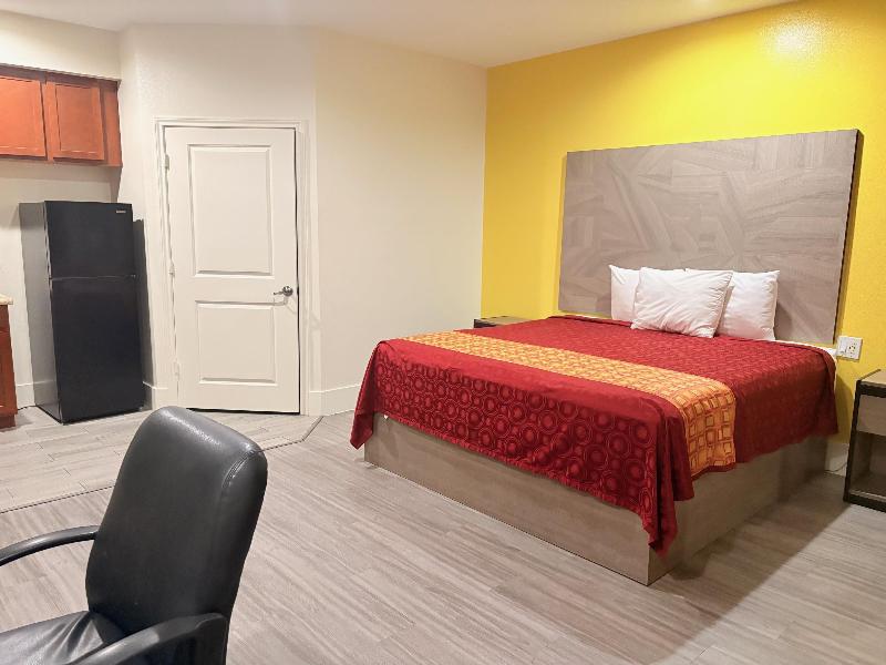Americas Best Value Inn Houston Veterans Memorial image