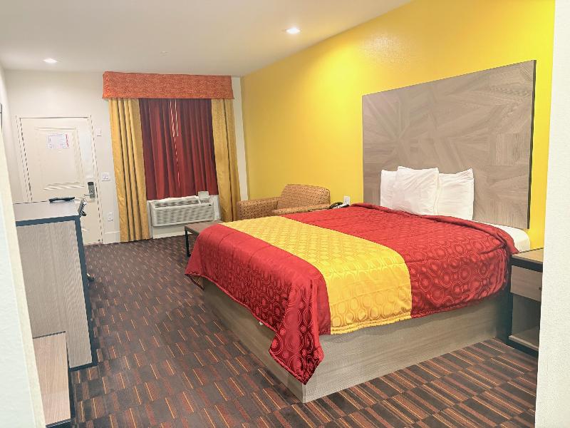 Americas Best Value Inn Houston Veterans Memorial image