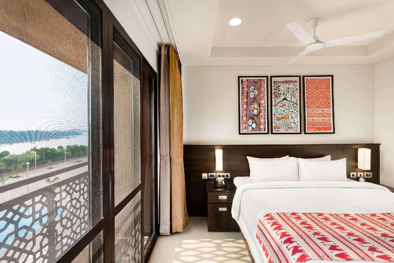 Ramada Encore By Wyndham Statue Of Unity image