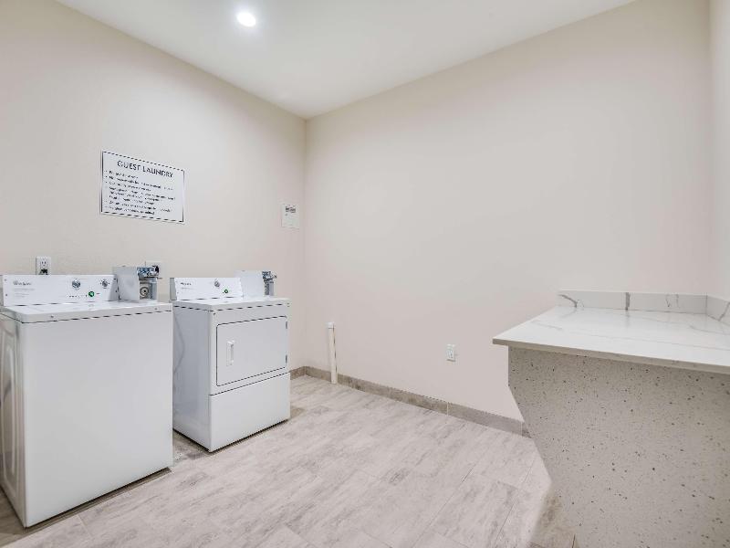 Americas Best Value Inn & Suites Houston at Hwy 6 image