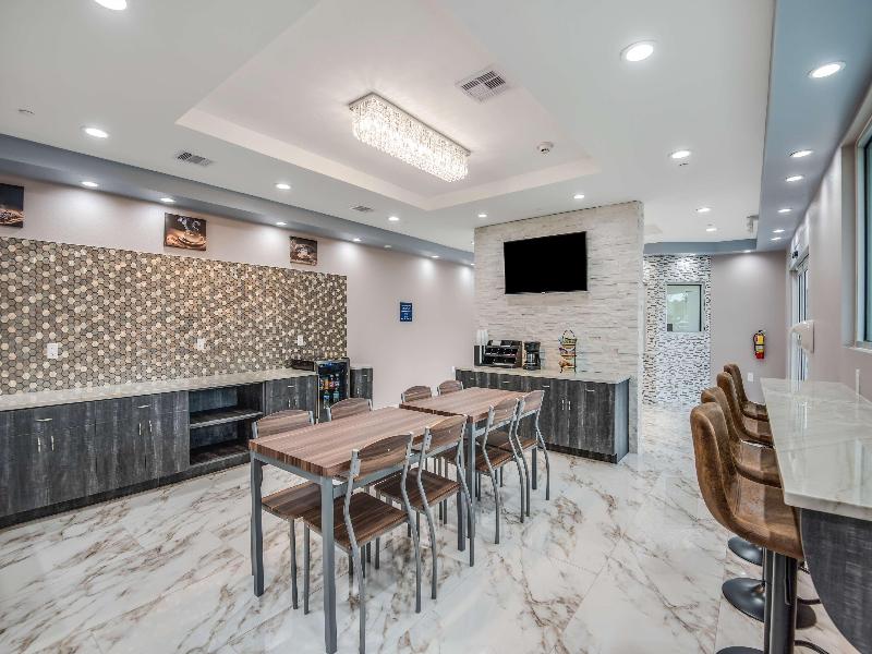 Americas Best Value Inn & Suites Houston at Hwy 6 image