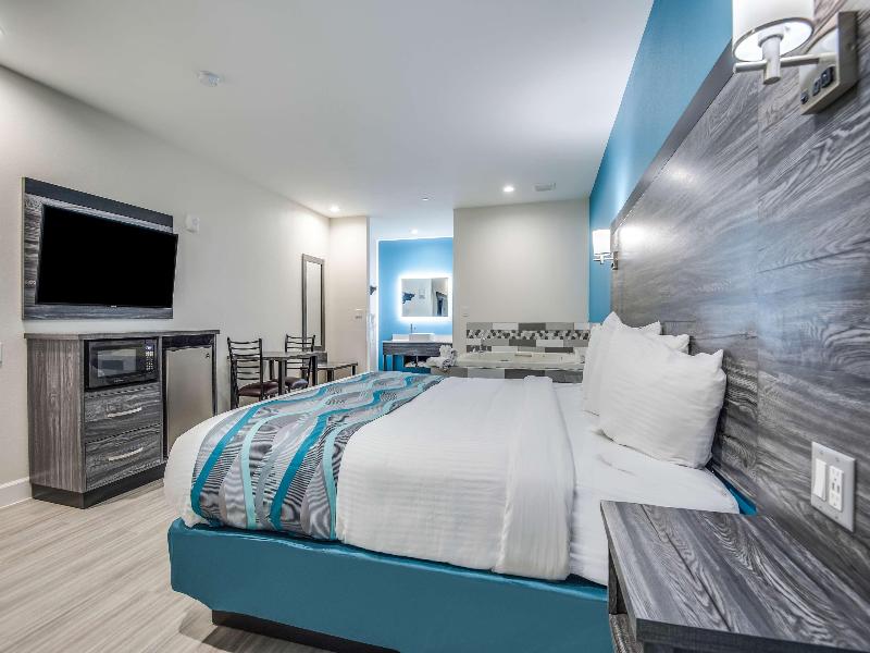 Americas Best Value Inn & Suites Houston at Hwy 6 image